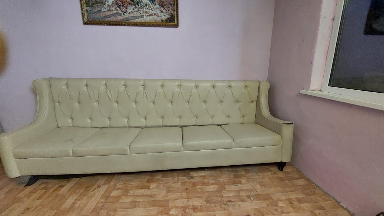 Продаю диван 3м длиною