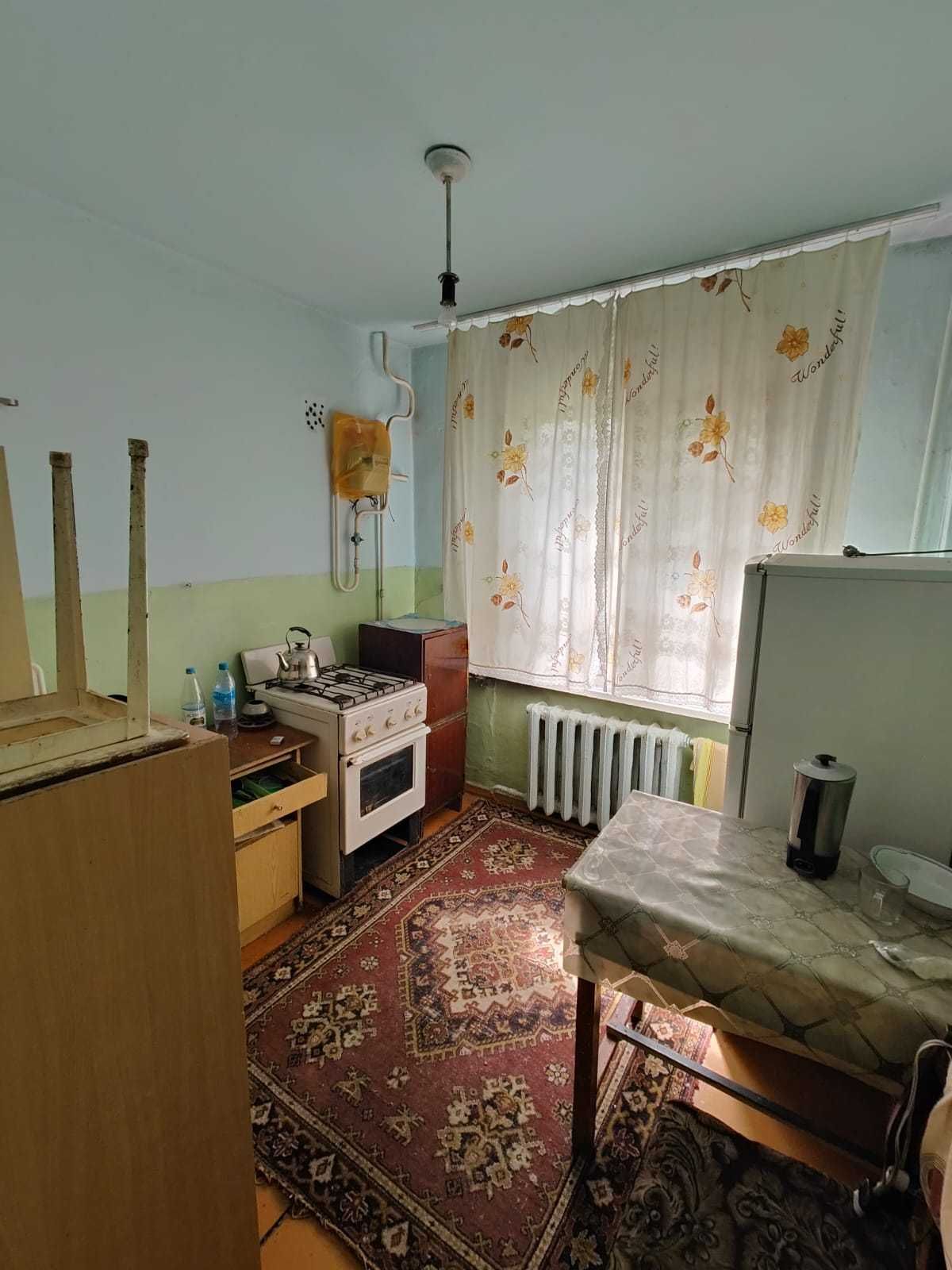 Продам 2-х комнатную квартиру ( Зои Космодемьянской 6 )