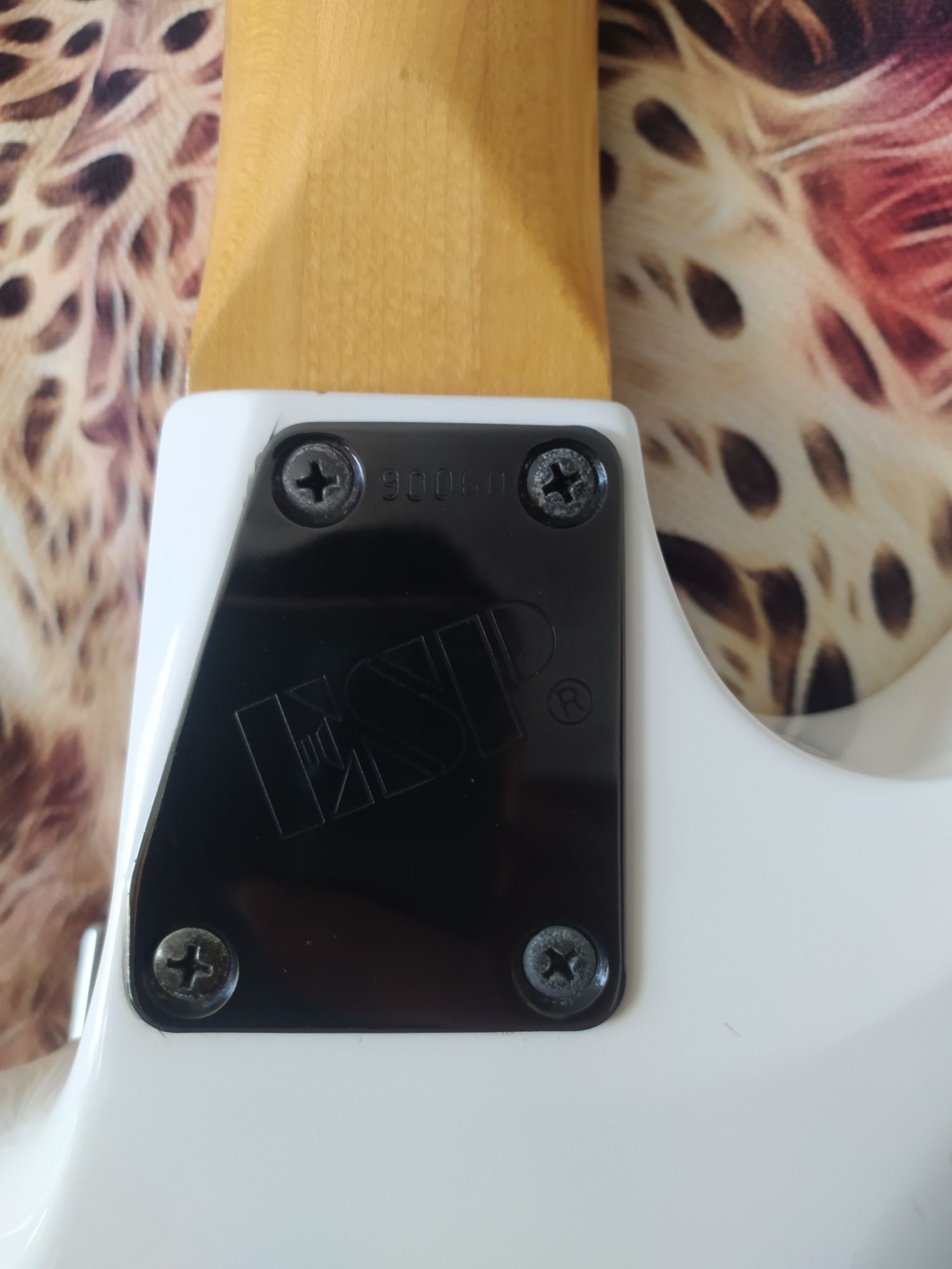 Всем привет! Продам ESP Maverick Made in Japan, EMG 81-SE.
