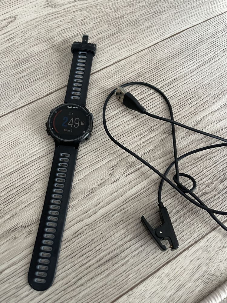 Garmin Forerunner 735 XT