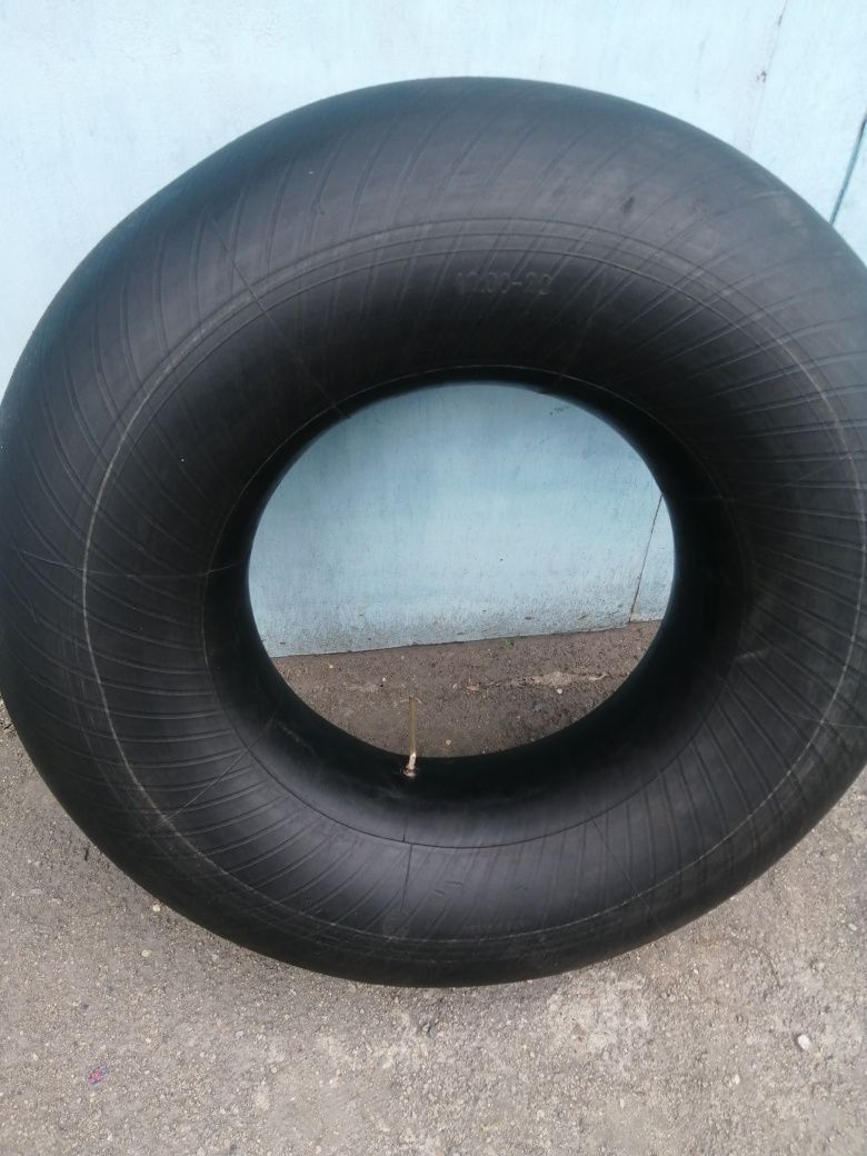 Продам автомобильную камиру 12. 00R20