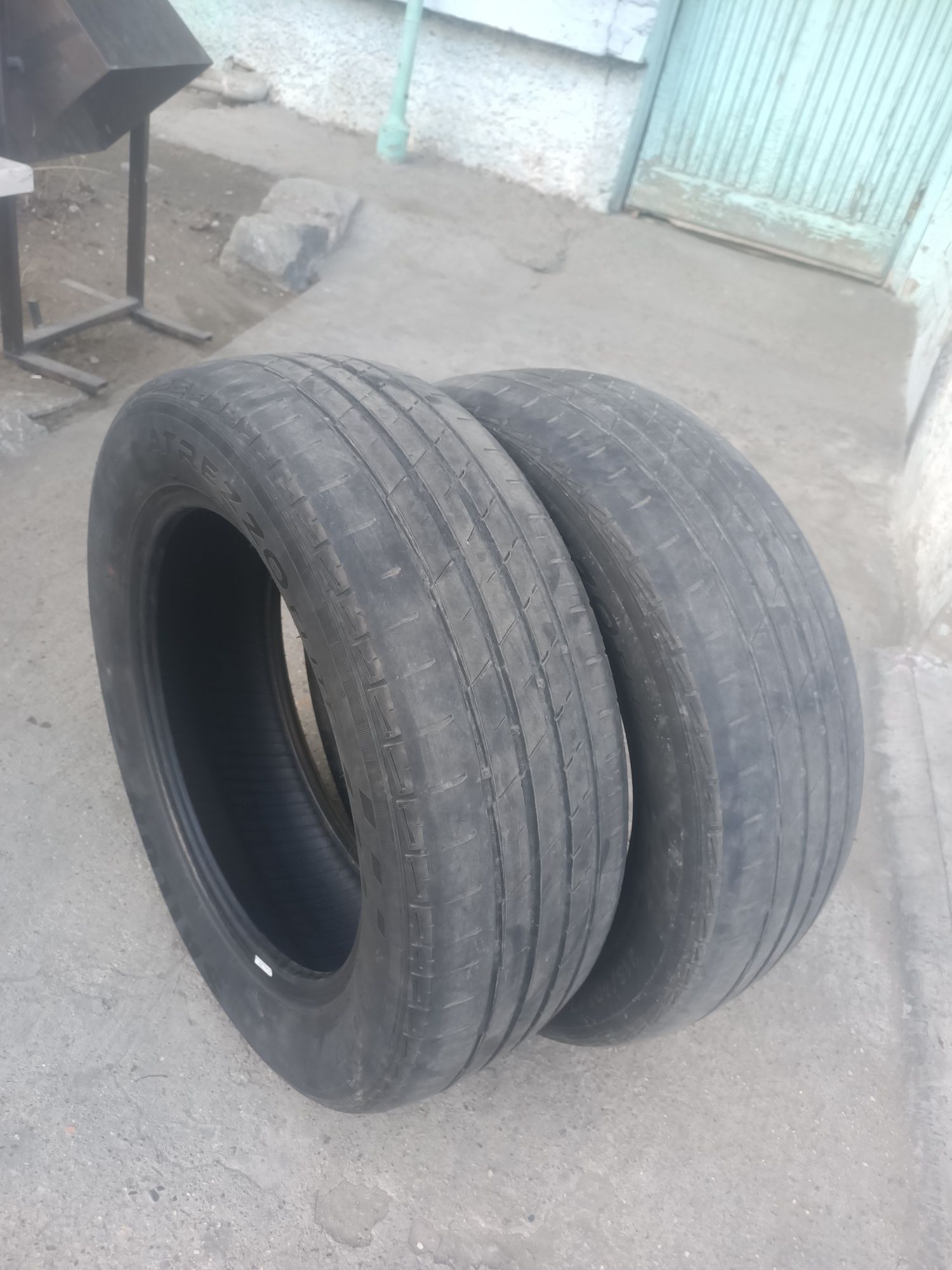 Продам 2 шины Sailun