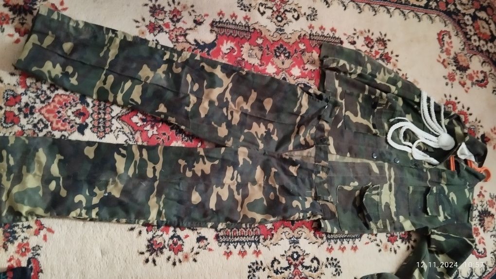 Продам школьную военную  форму для НВП
