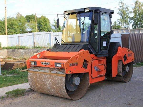 услуги спецтехники каток аренда