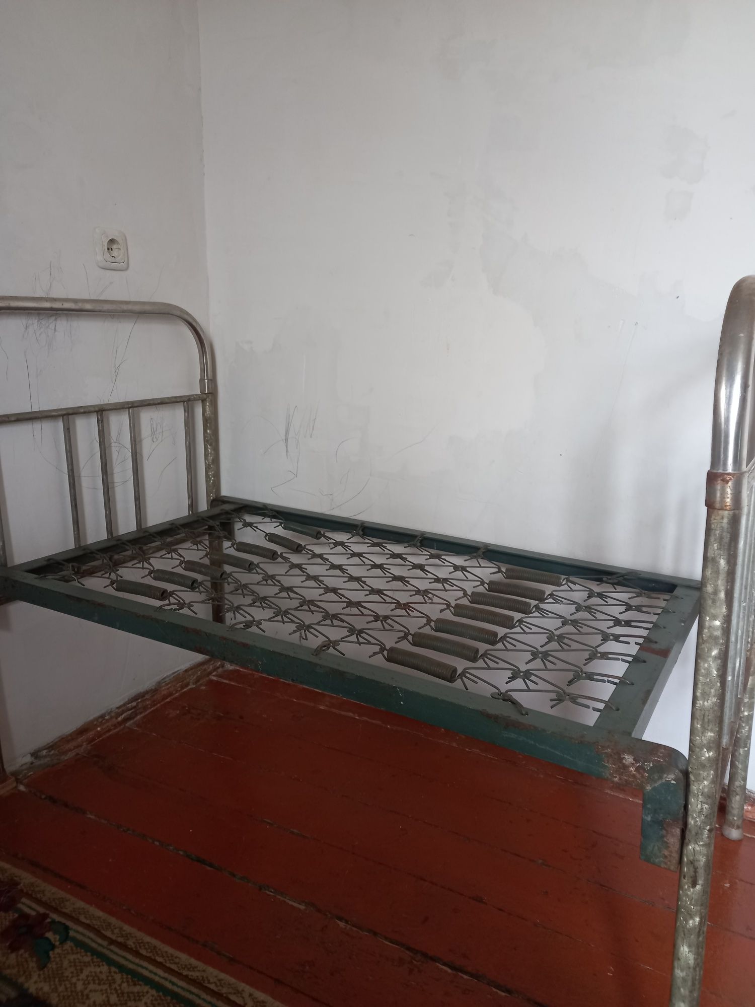 Продам Кровать! Матрасы!
