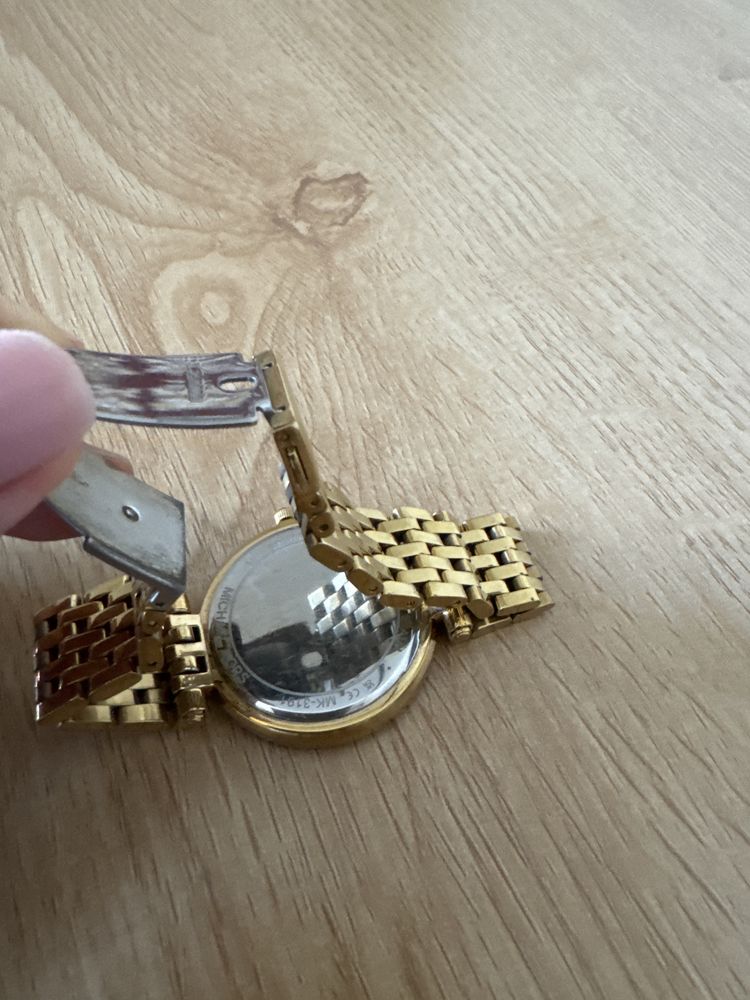 Продам оригинал женские часы Michael Kors
