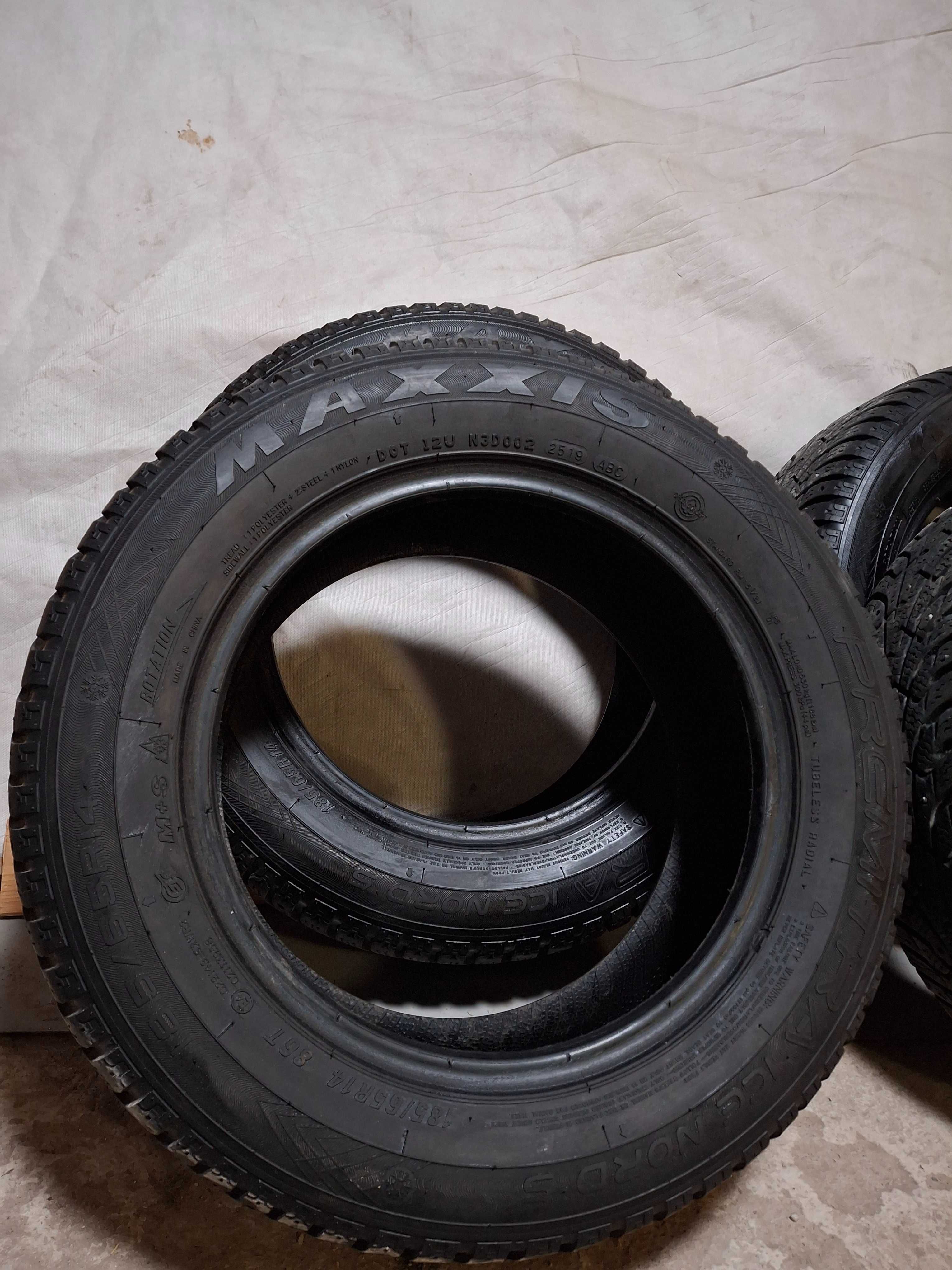 Шины - Maxxis - 195/65 / r14, Б/у Шипованные , 4 шт ÷ комплект