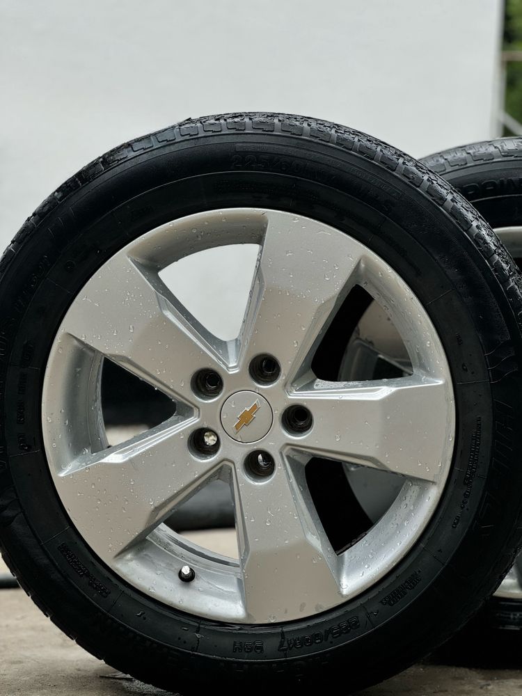 Диски от “Chevrolet” 17-го размера.