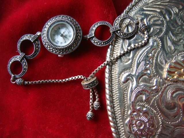 Часы Серебро Цельное Корпус и Браслет 925 Проба инкрустированные