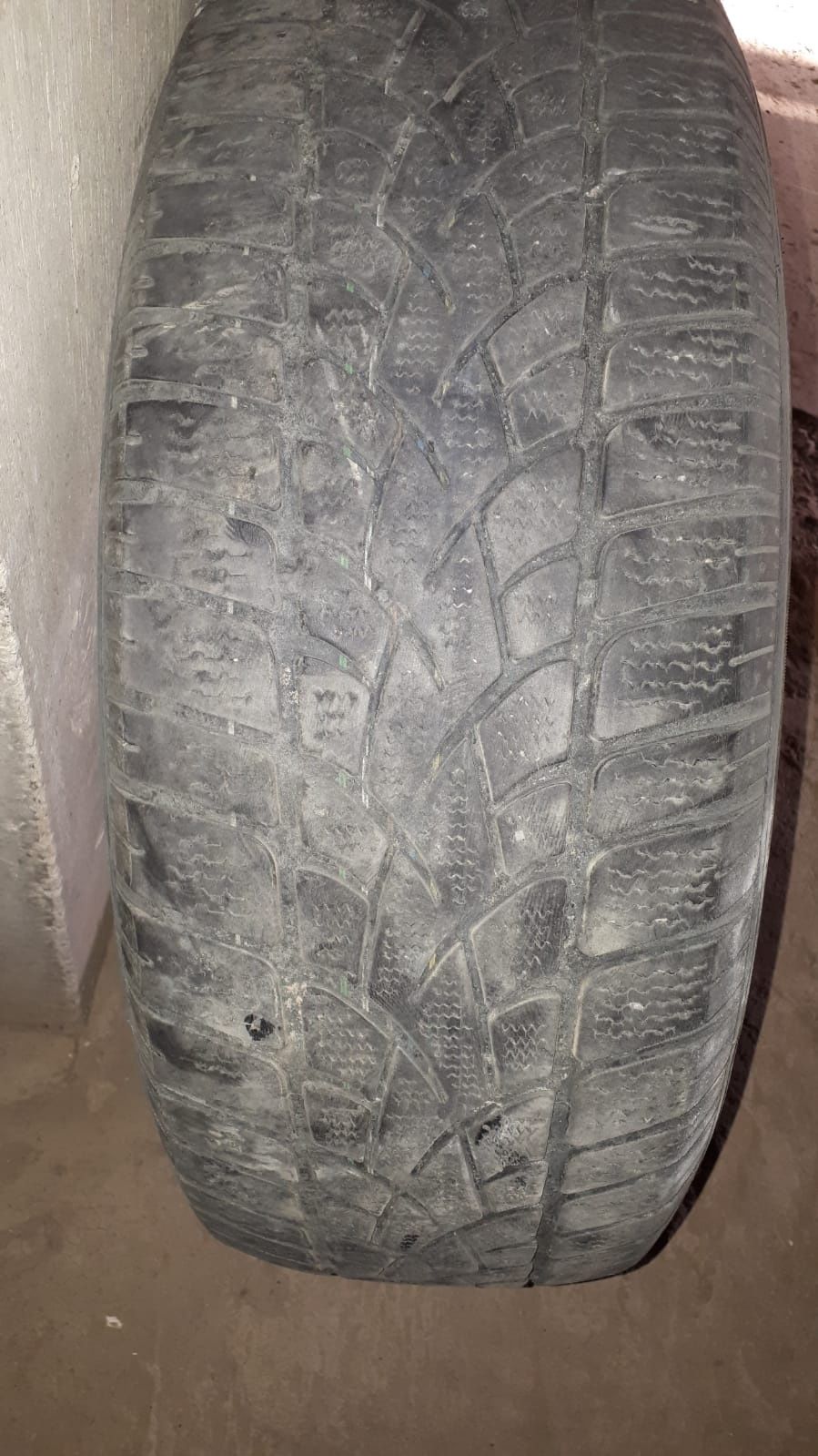 Шина б/у, в хорошем состоянии Dunlop. 4 шт