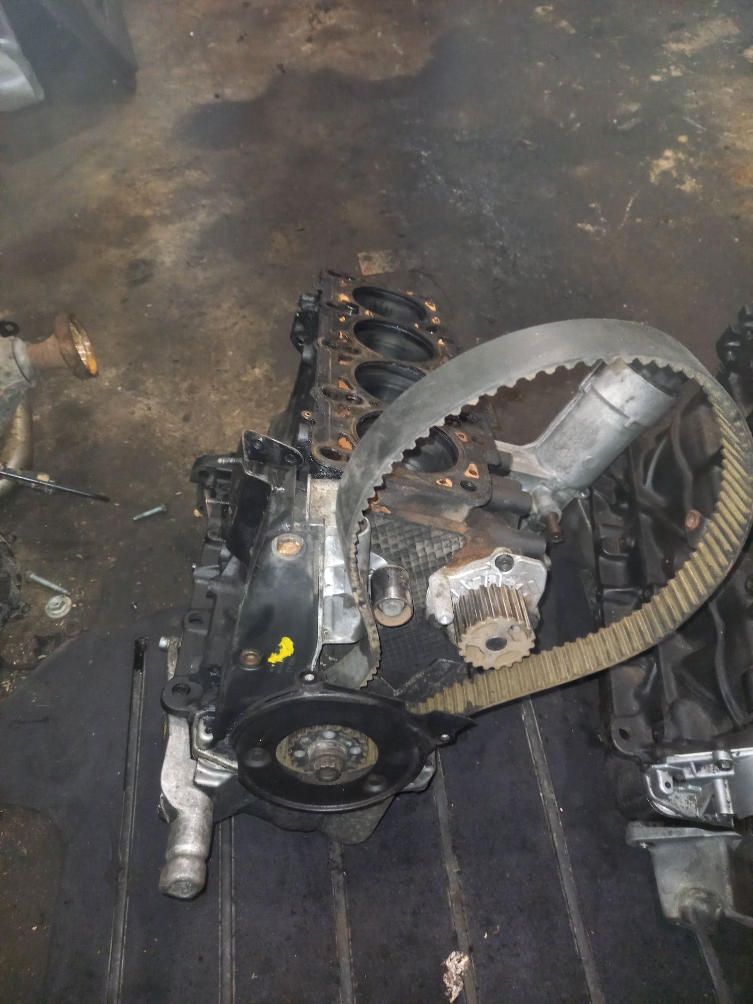 Блок в сборе на Фольксваген 1.9TDI