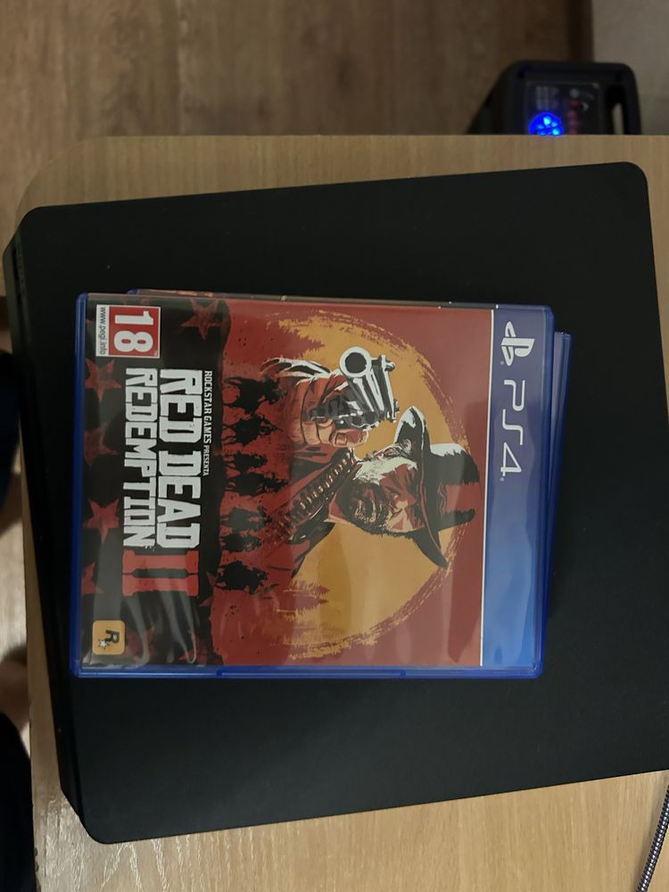 Продам PS4 slim