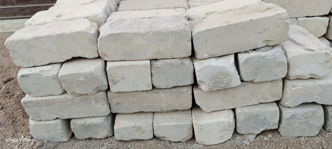 Продам кирпичи полуторки 120 тг