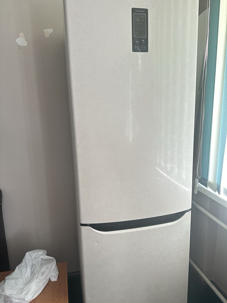 Холодильник LG