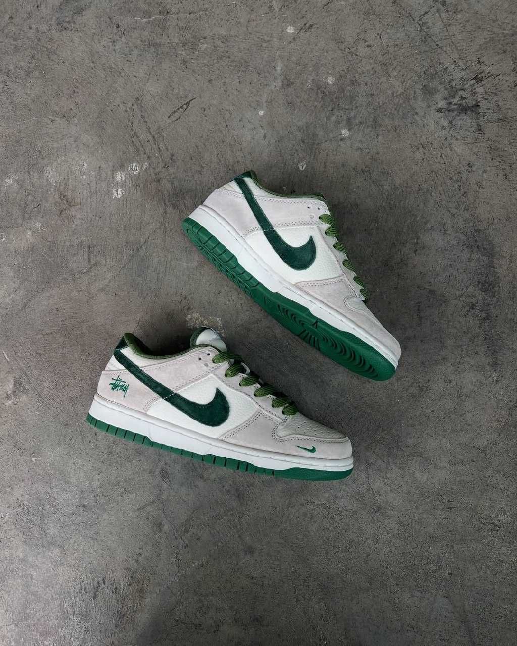 Nike SB Dunk Low Stussy