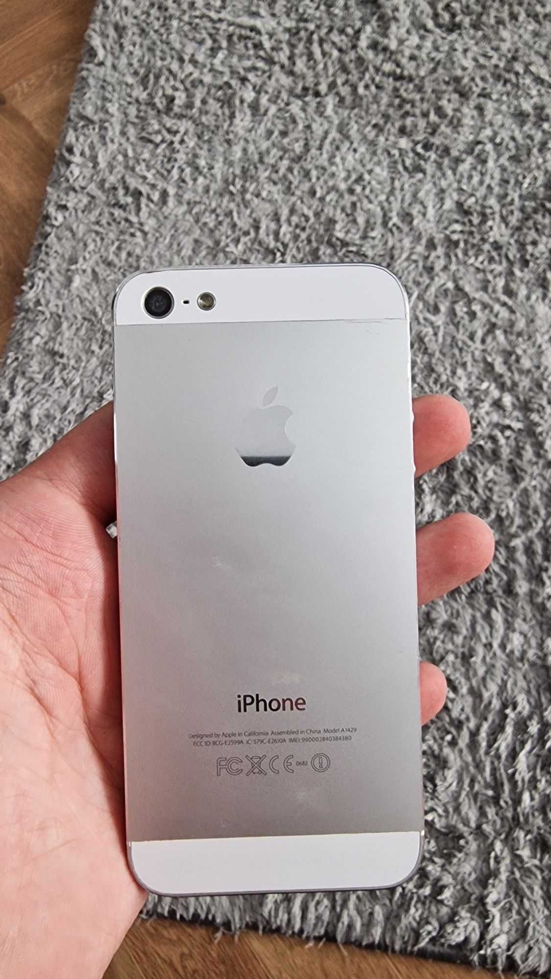 Продается IPhone 5