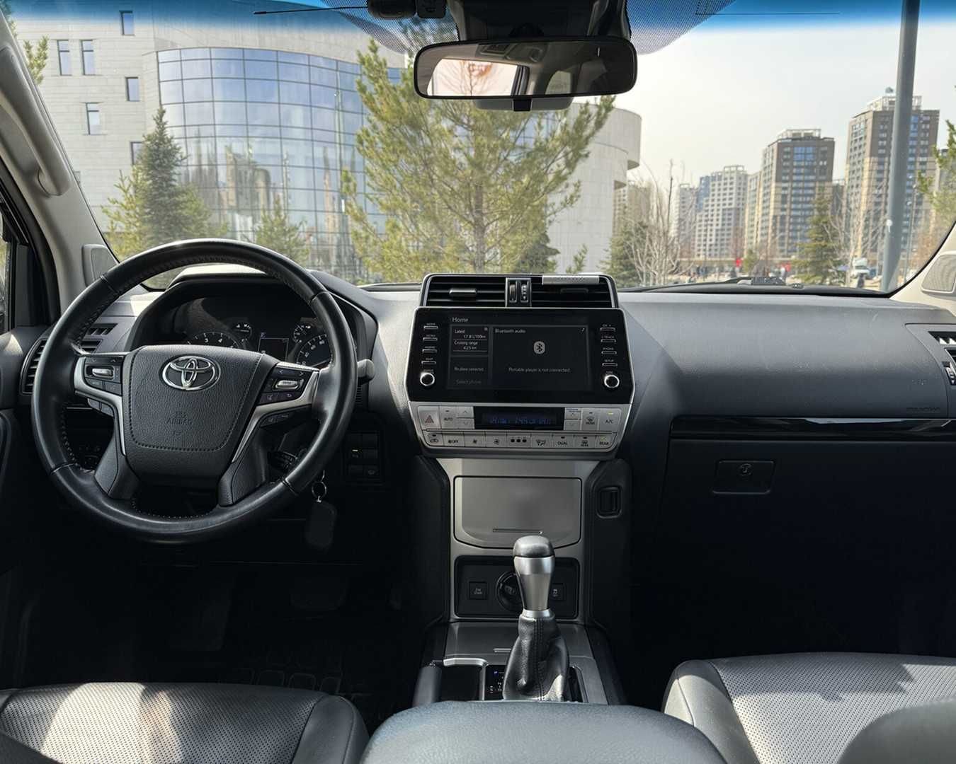 Посуточная аренда автомобиля без водителя Toyota LC Prado 2021