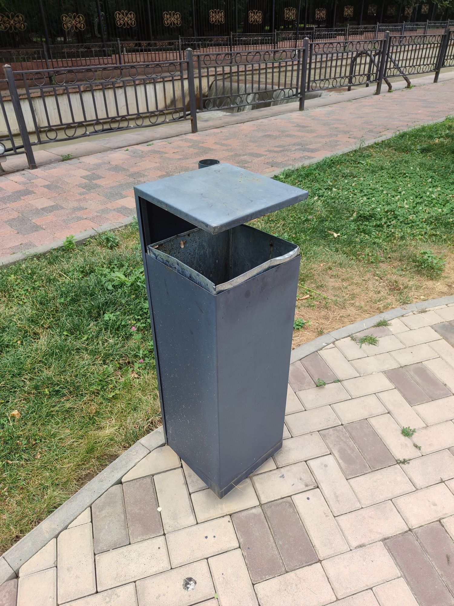 Продаю уличные урны