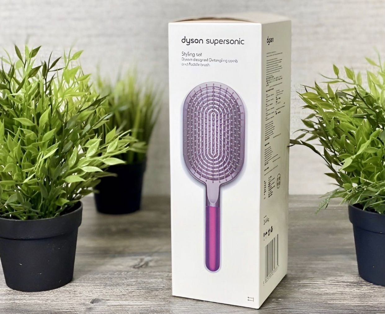 Продам Dyson Новый Стайлер фен Мощный + Dyson Styling Set Расчески