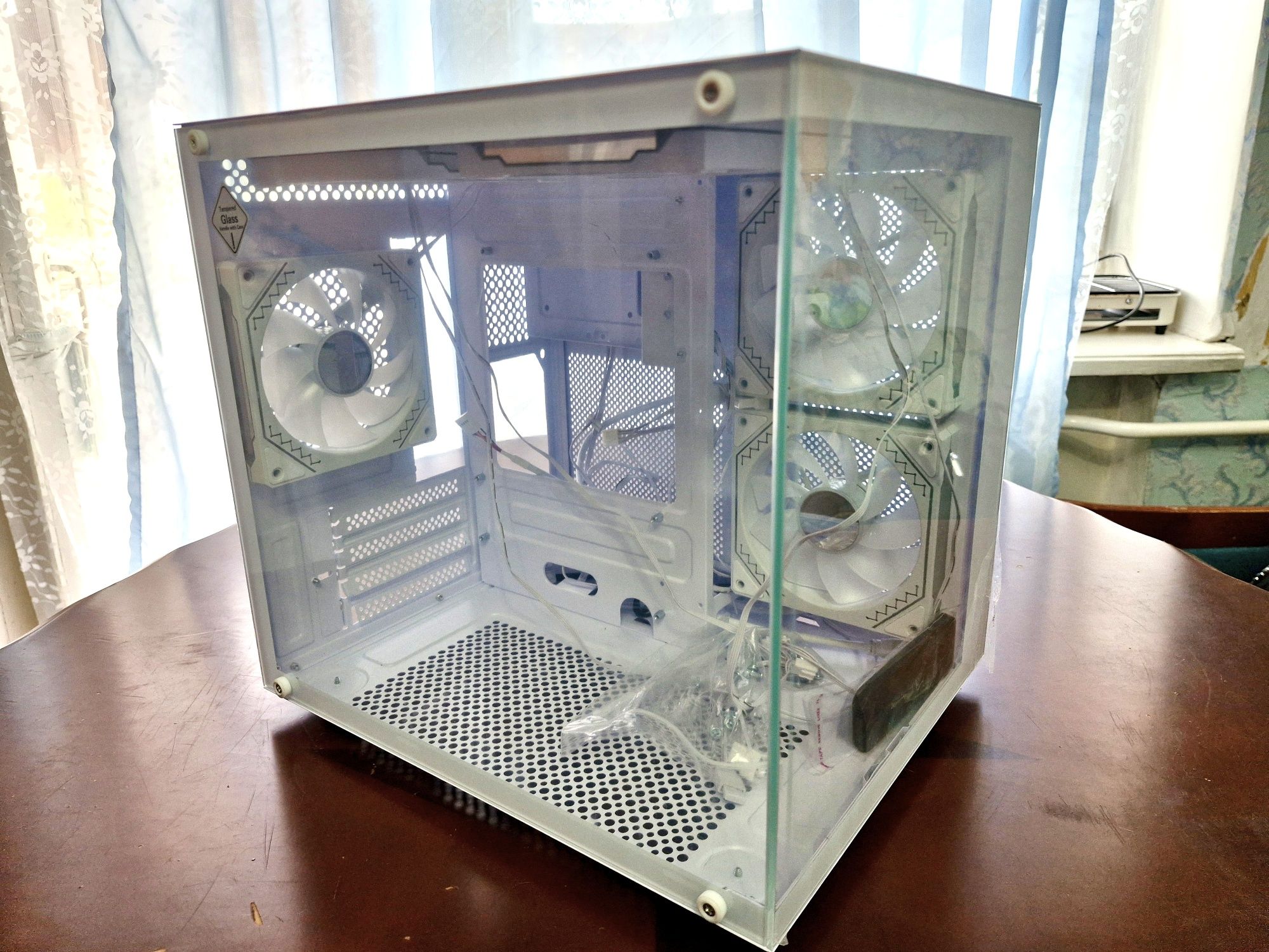 Корпус Wintek H101-W TG белый