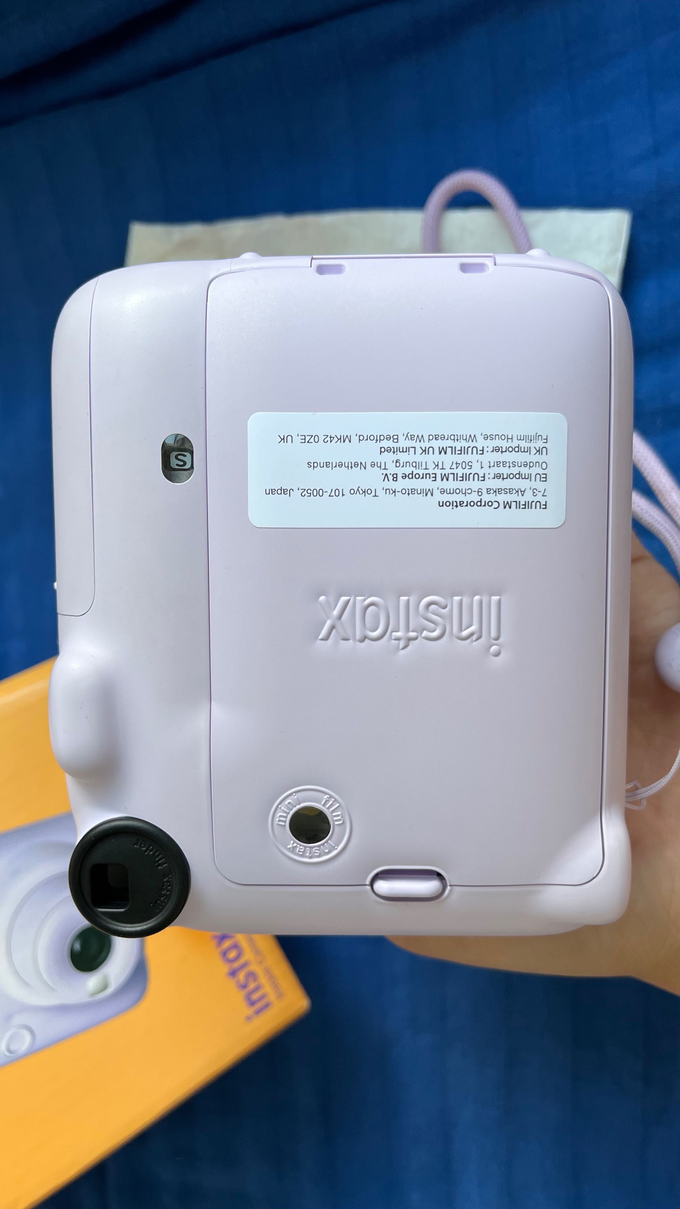 Продаю Instax Mini 12 (новый)