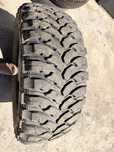 Продам шины на Nissan Patrol 285/70 r17 Грязевая