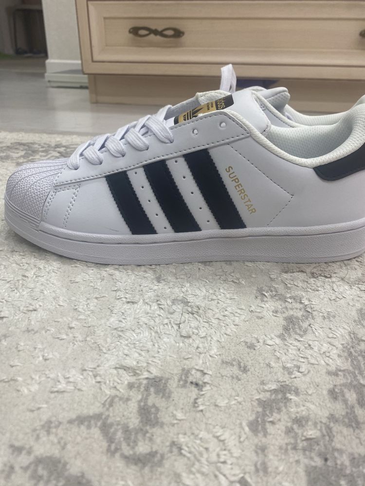 Кроссовки Adidas