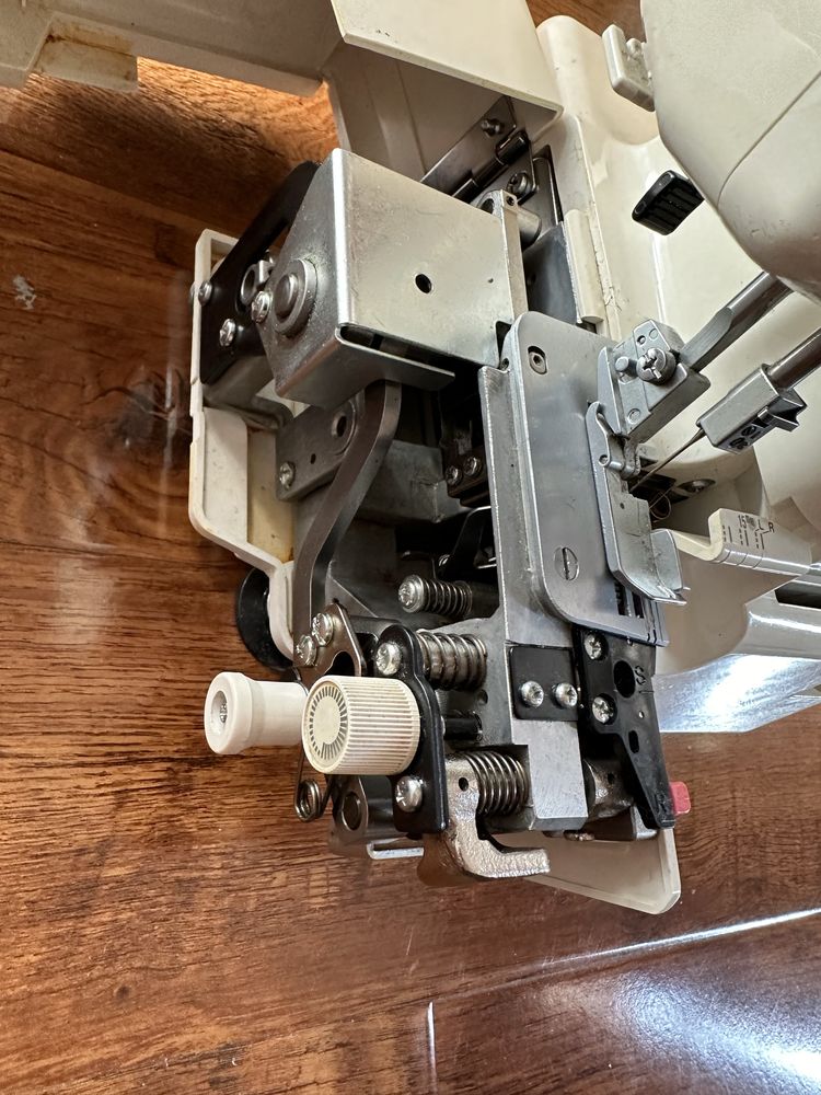 Оверлок Janome (made in Taiwan)