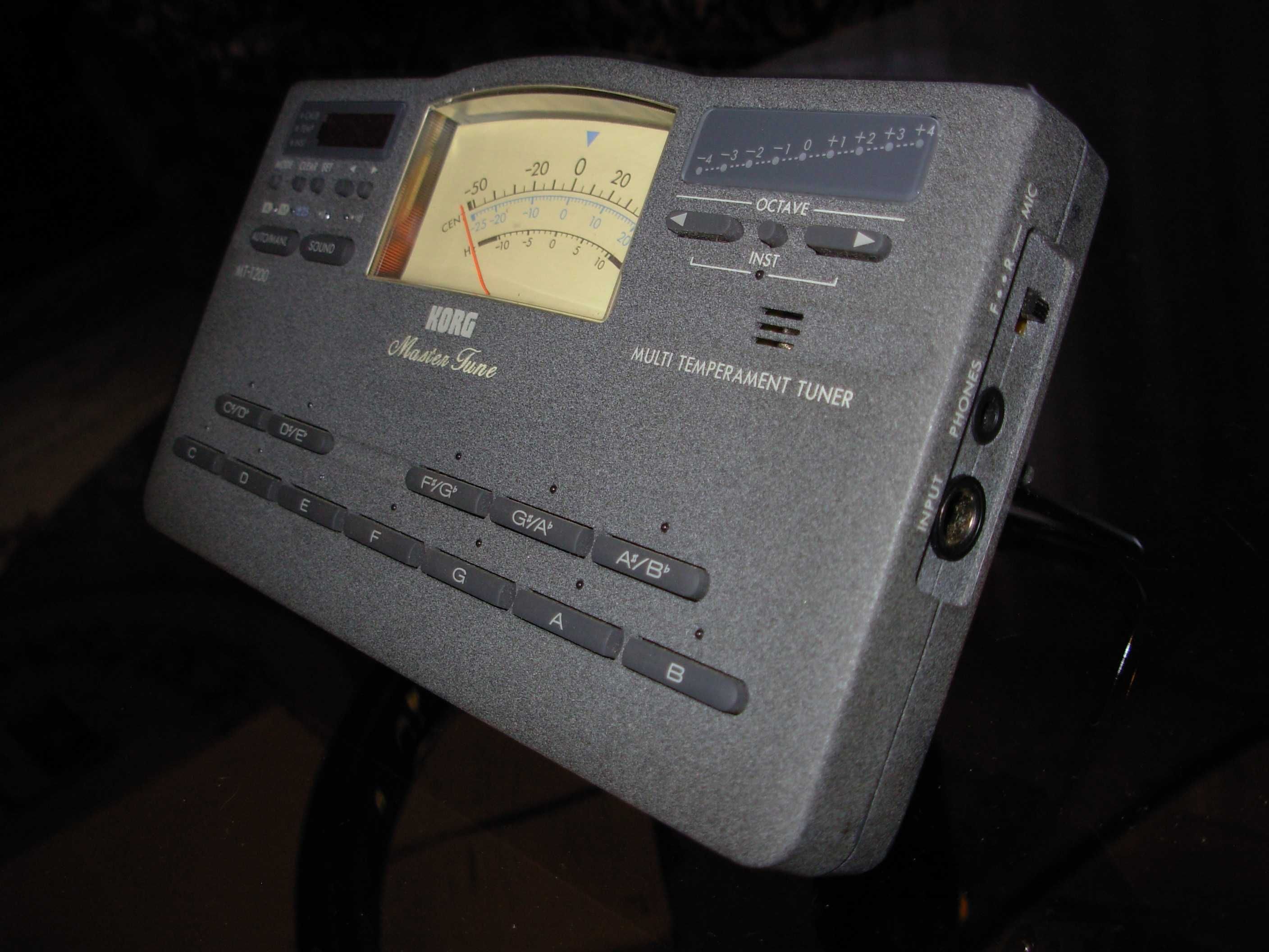 Korg MT 1200  тюнер