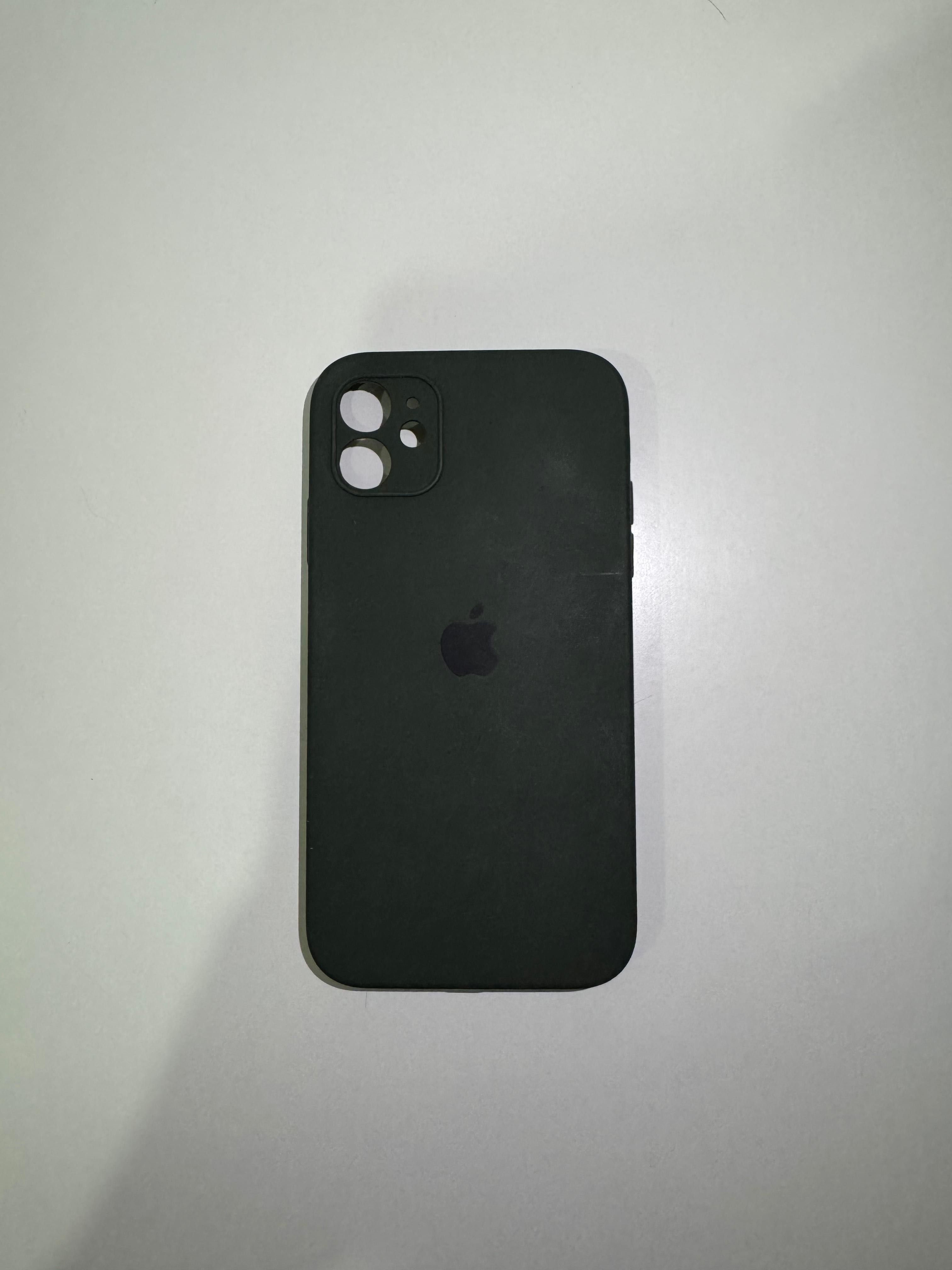 Продам чехлы на iphone 11