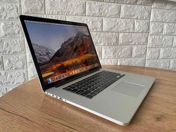 Ноутбук Apple MacBook Pro 15