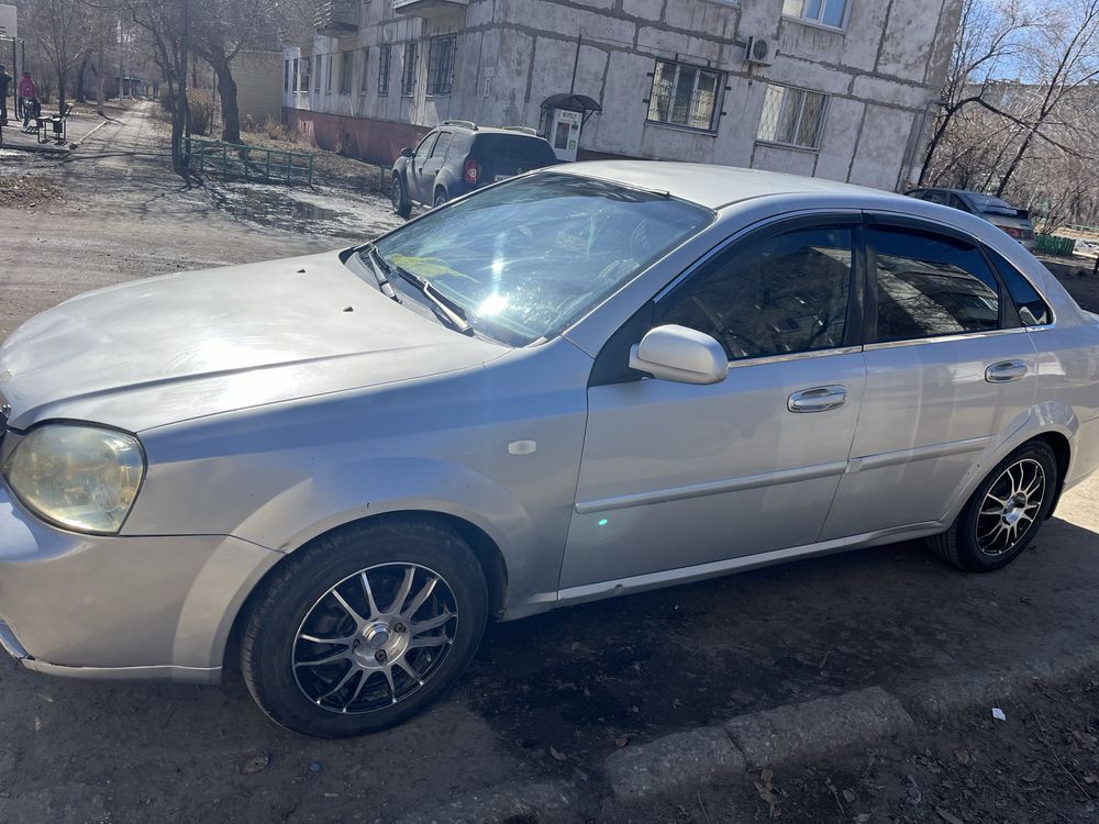 Продам машину лачетти 1,6