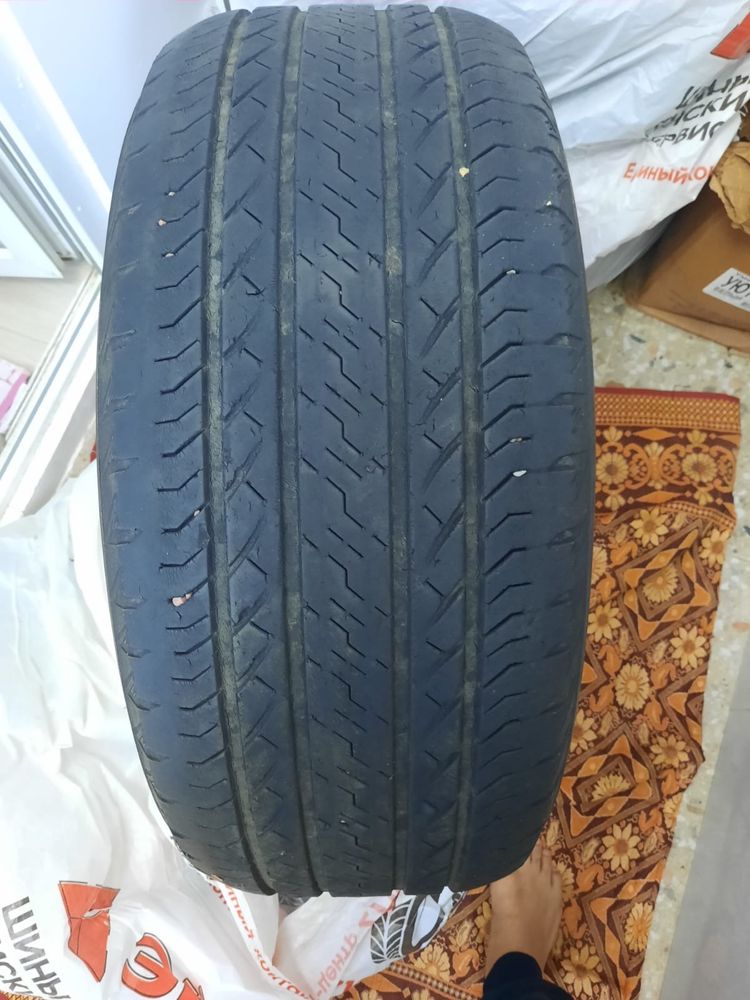 Продам шины Bridgestone на Prado
