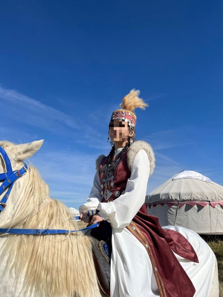 Казахский камзол с саукеле — в аренду