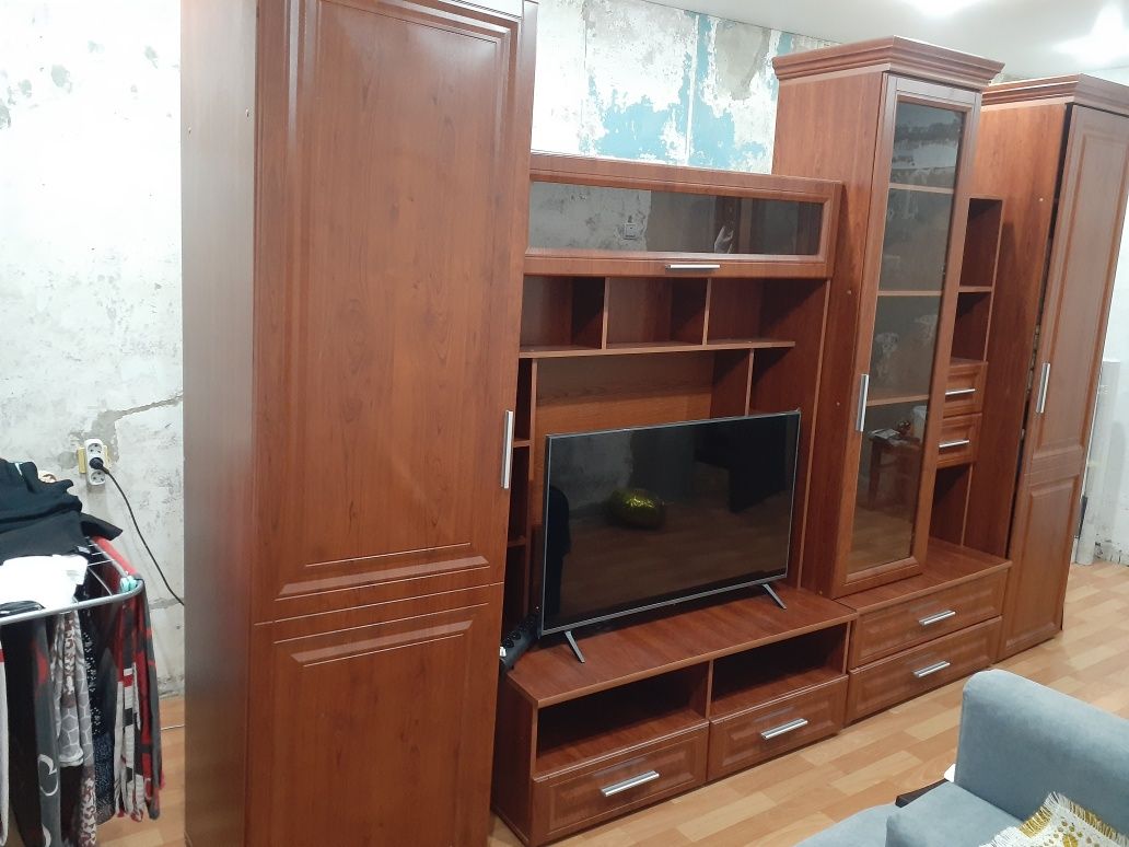 Продам стенку  для гостинной 40000