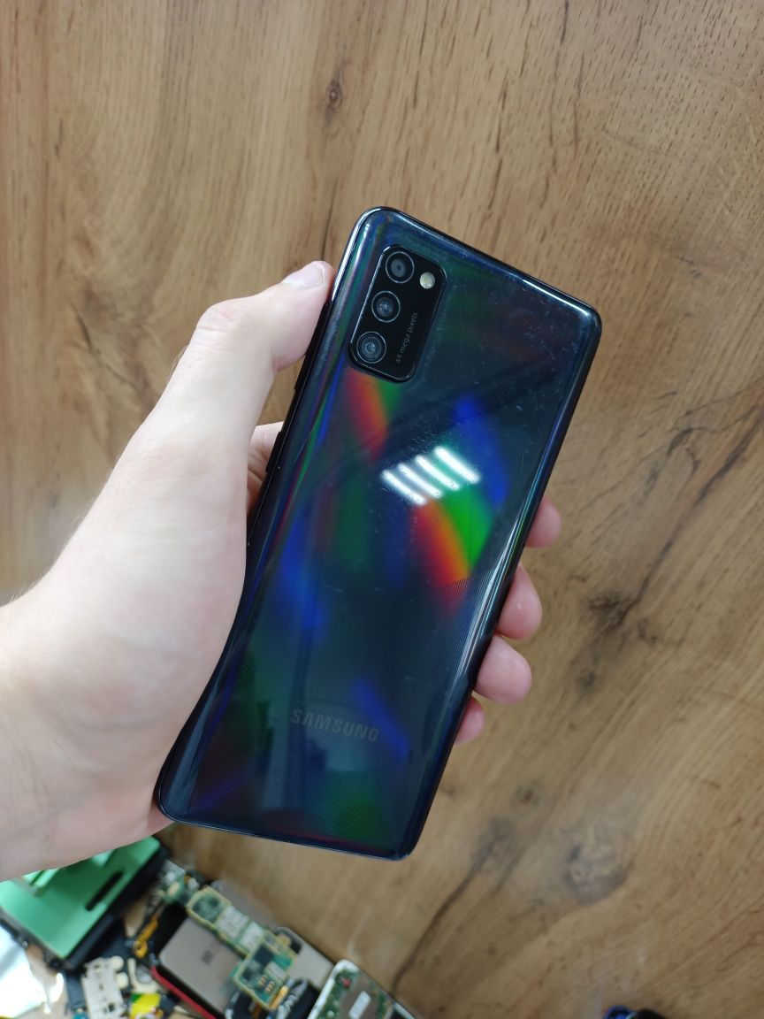 Продам samsung a41 состояние отличное