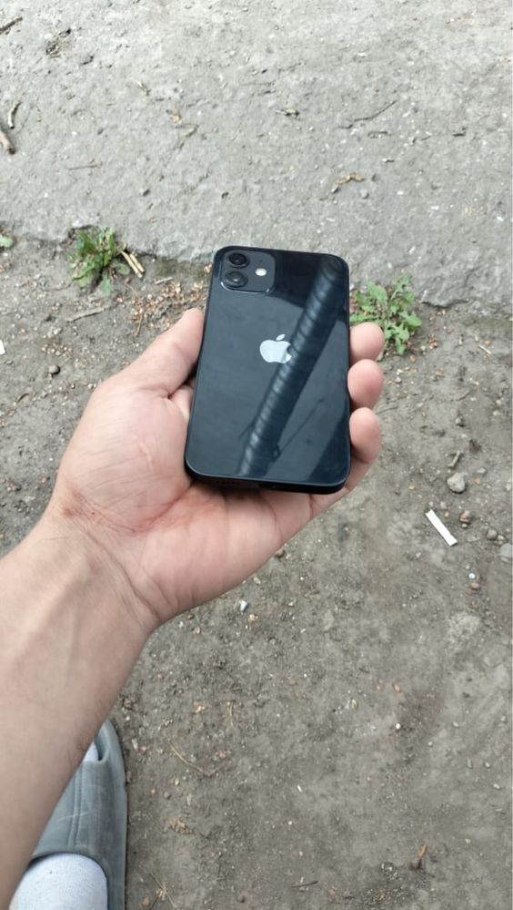 Iphone 12  обмен смоей доплату