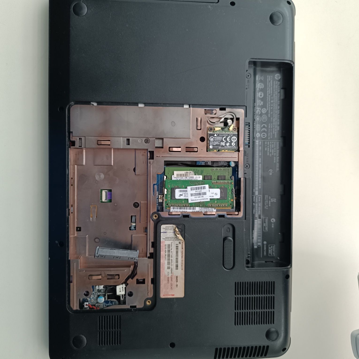 Ноутбук HP неисправный на запчасти