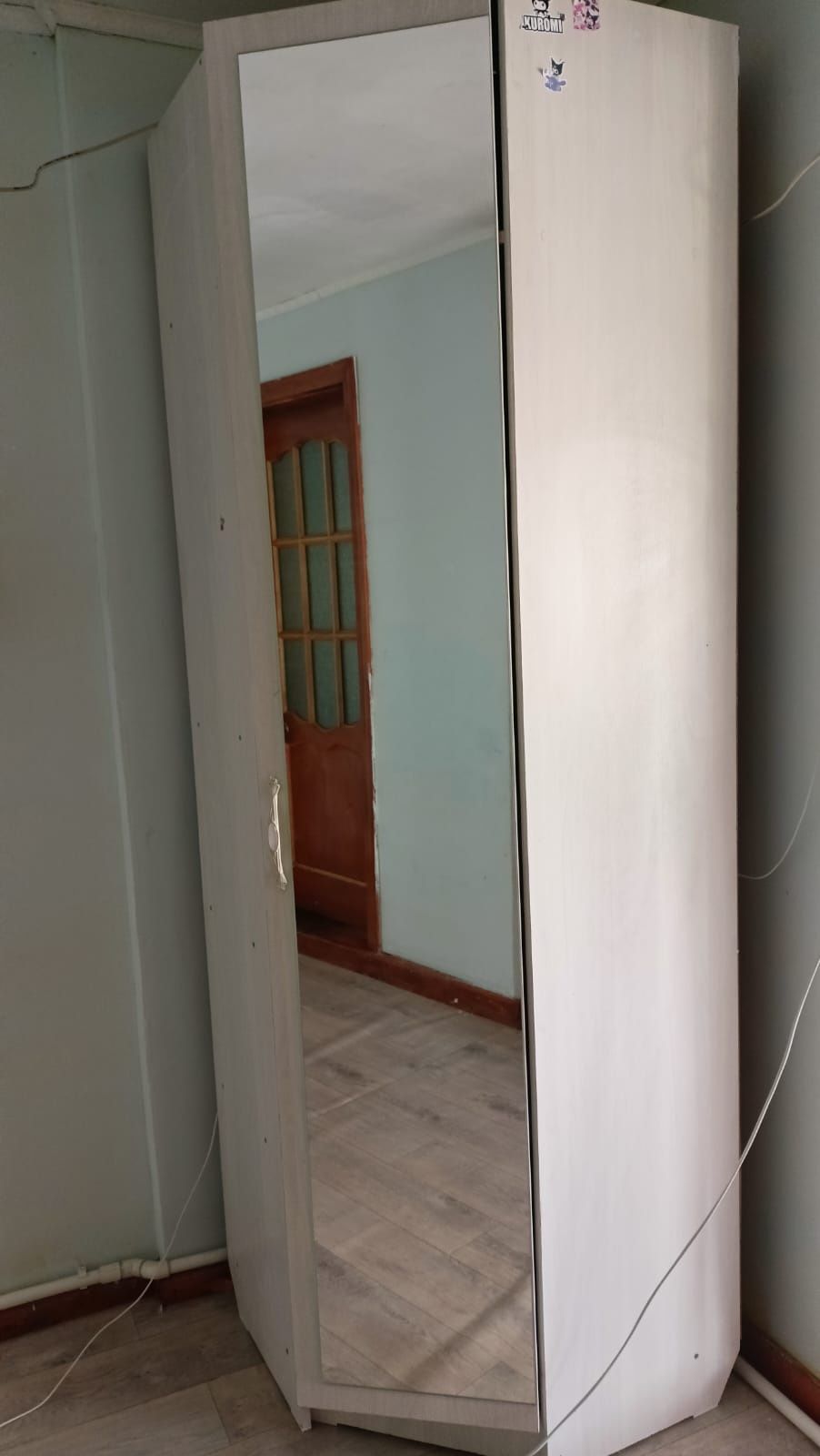 Шкаф угловой продам