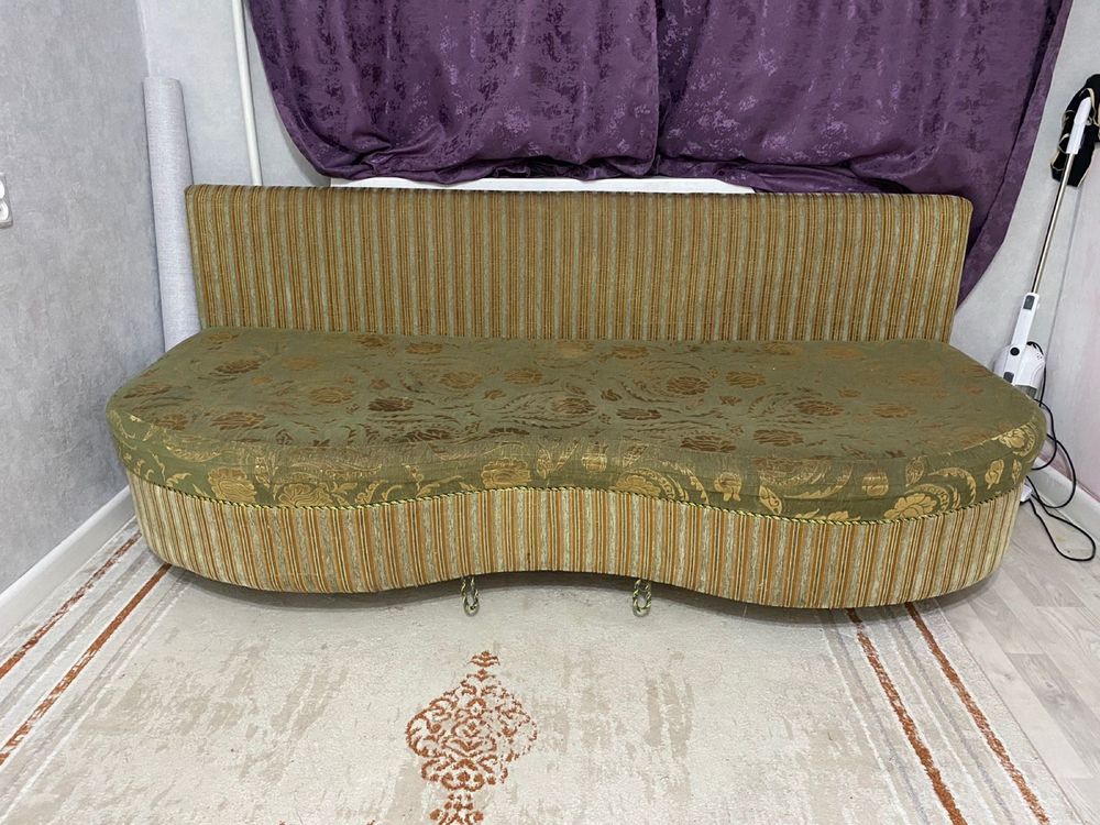 Продам тахту средним состоянием