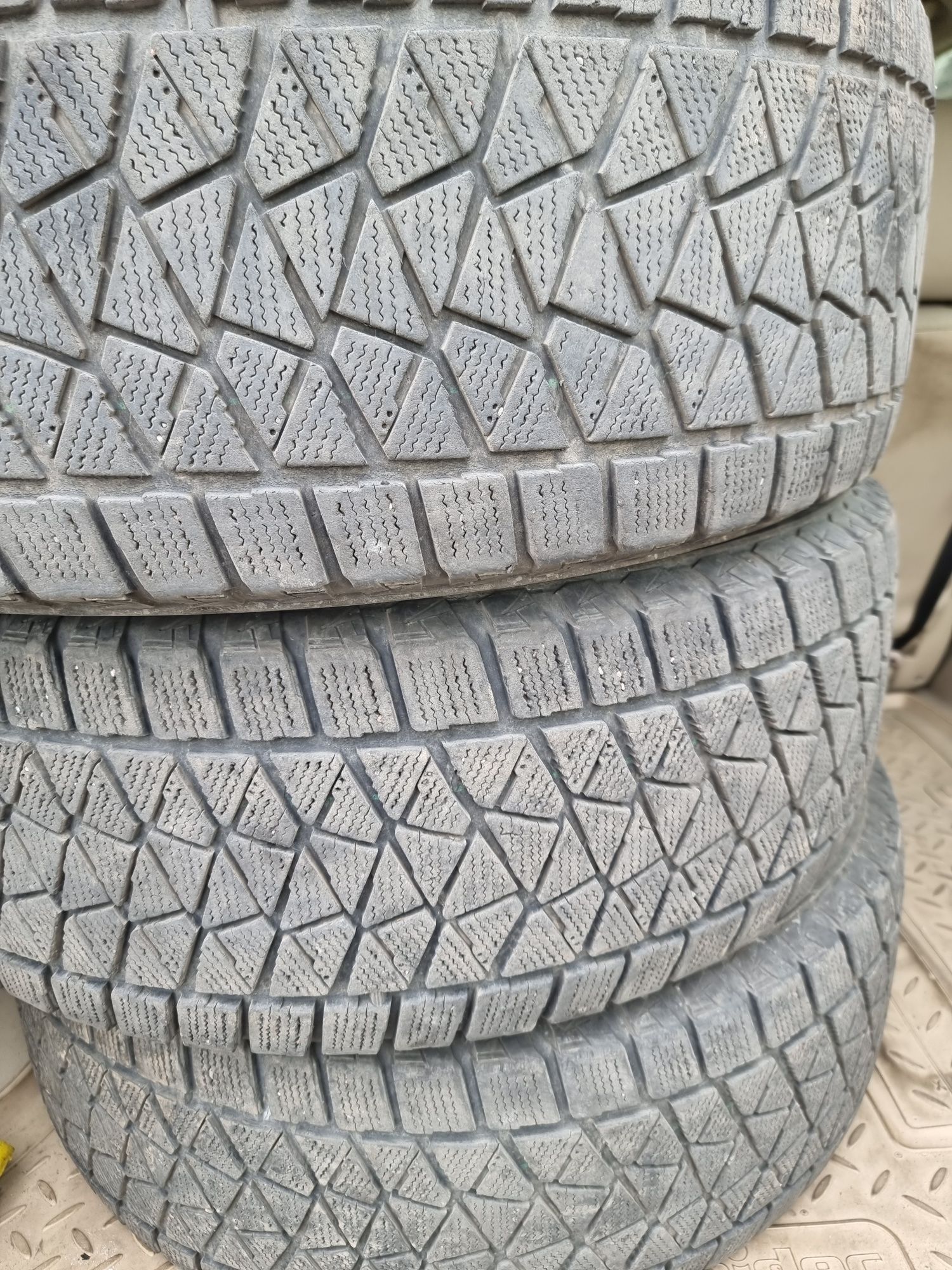 Шины Bridgestone DMV2