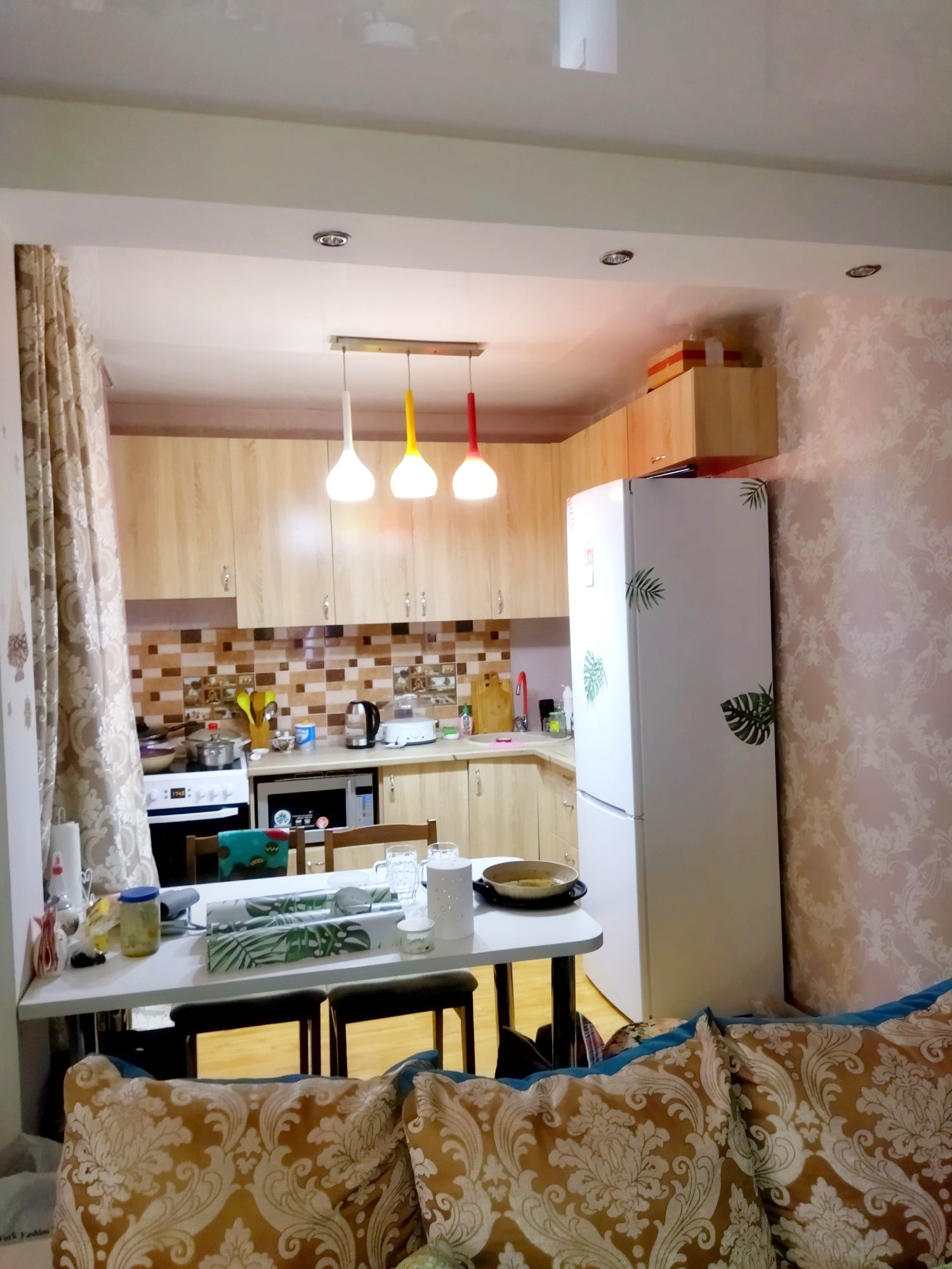 Продам 3 комн. сталинка, ДКМ.