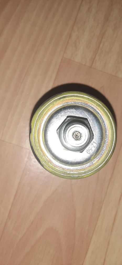 Продам датчик давления масла 24 вольта
