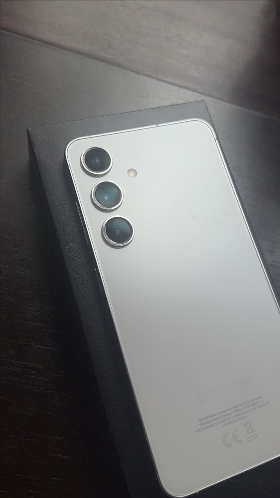 Продам Samsung Galaxy s24