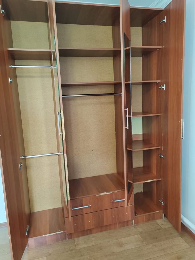 Продам шкаф для спальни
