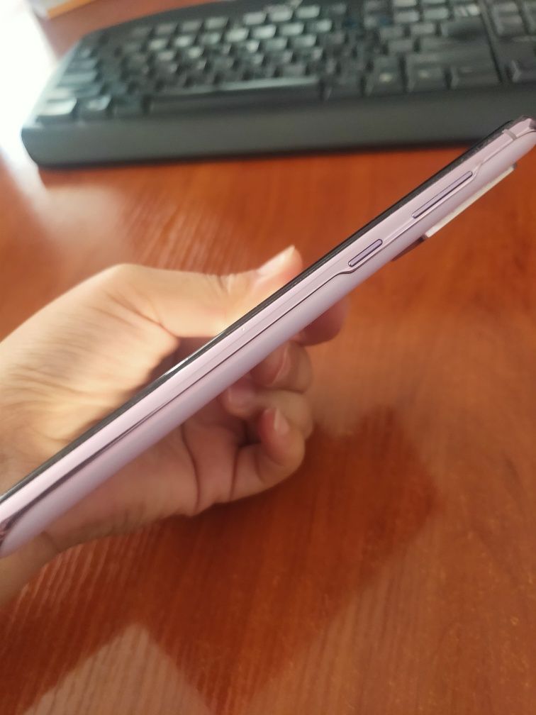 Продам Samsung Galaxy S20 FE.  Б/у. 

Телефон качество на высоте. Прия