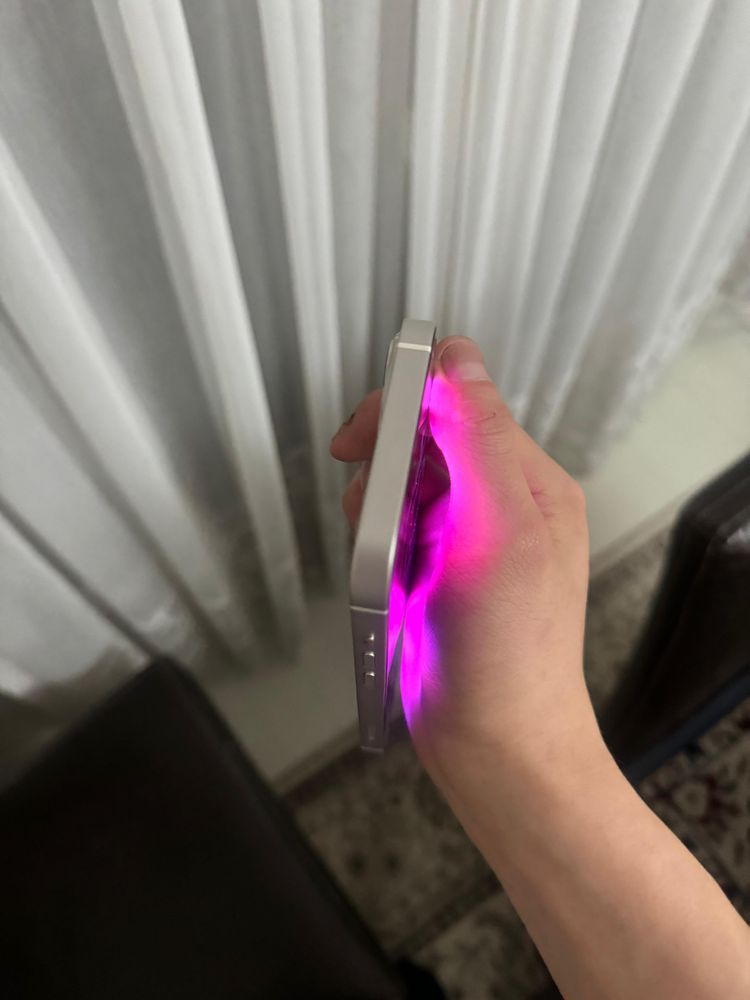 Продам айфон 13