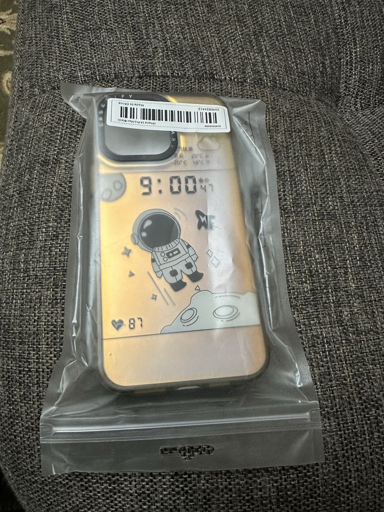 Чехлы на айфон 14 pro max и 16 Pro
