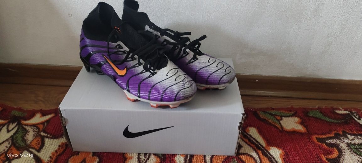Продаю бутсы Nike air zoom mercurial в хорошем состояний, размер:39