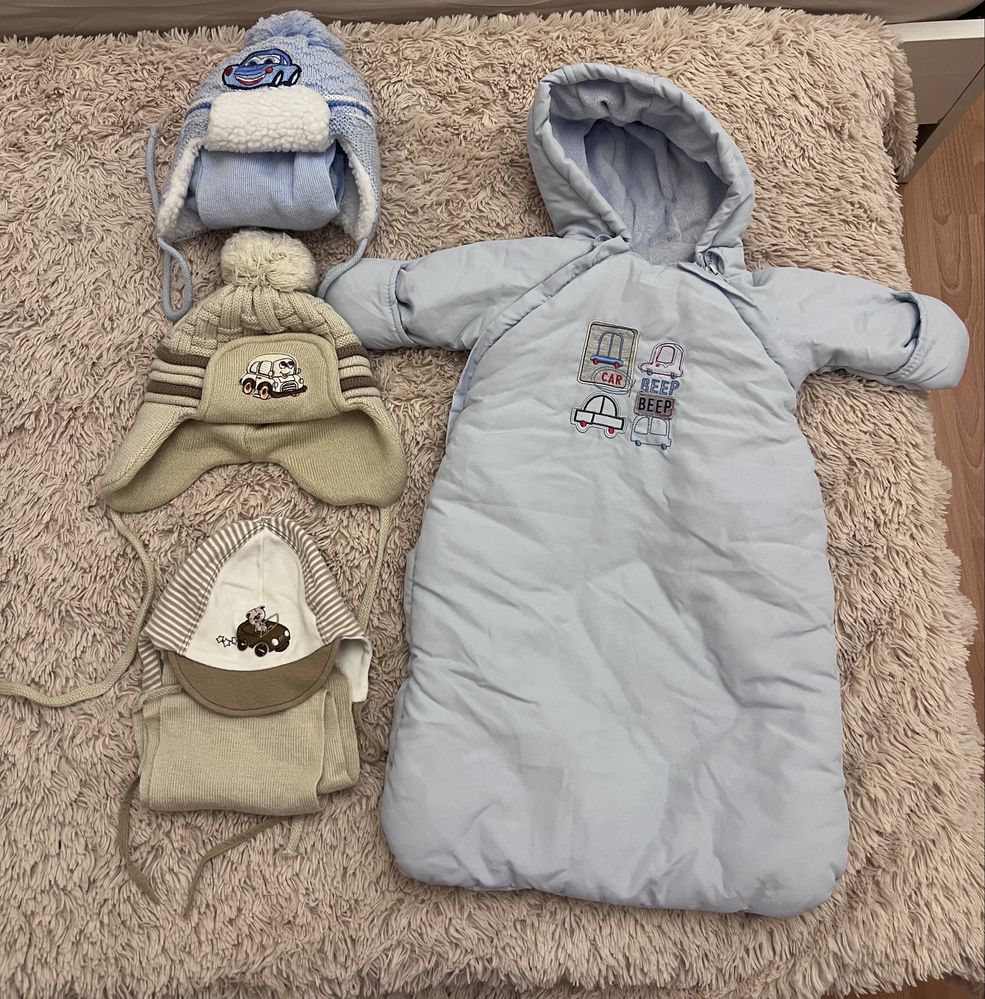 Конверт на выписку Mothercare с шапочками и шарфами
